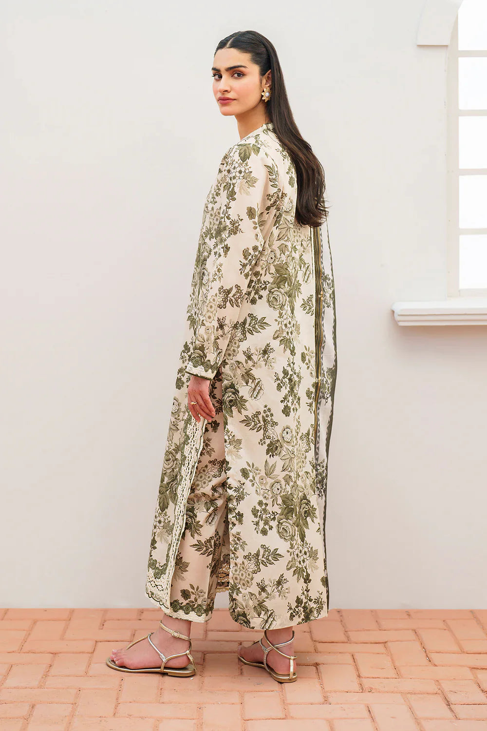 Baroque Three piece printed karandi Unstiched