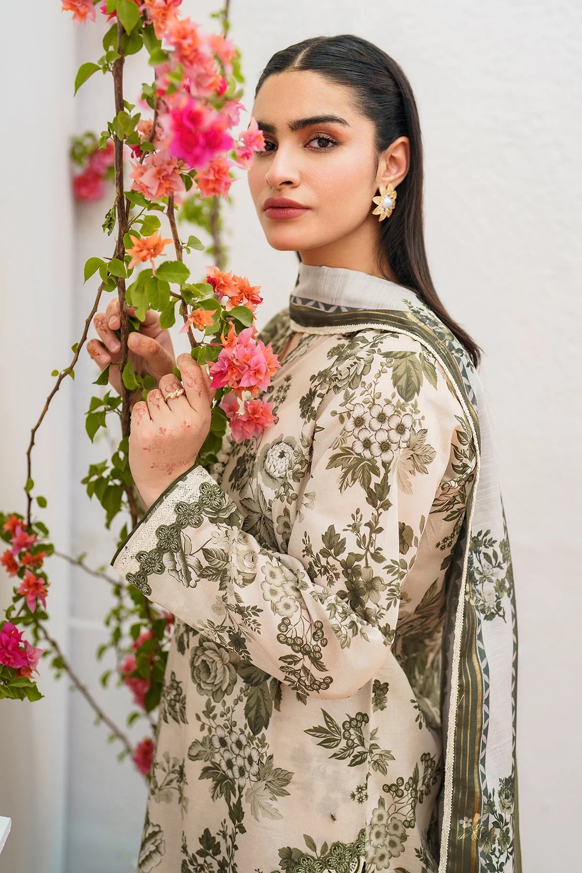 Baroque Three piece printed karandi Unstiched