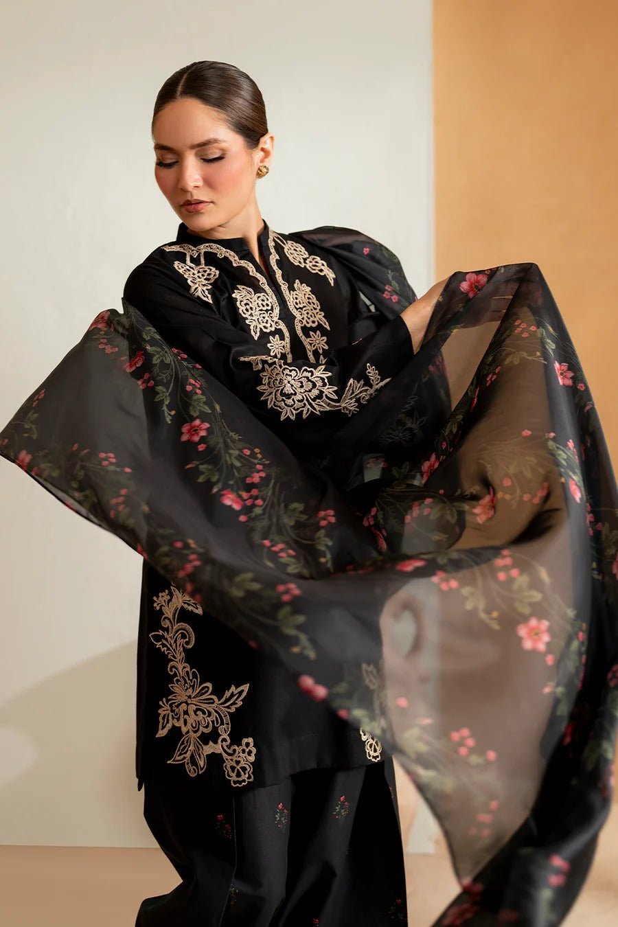 iznik Embroidered lawn Three Piece IZ-56