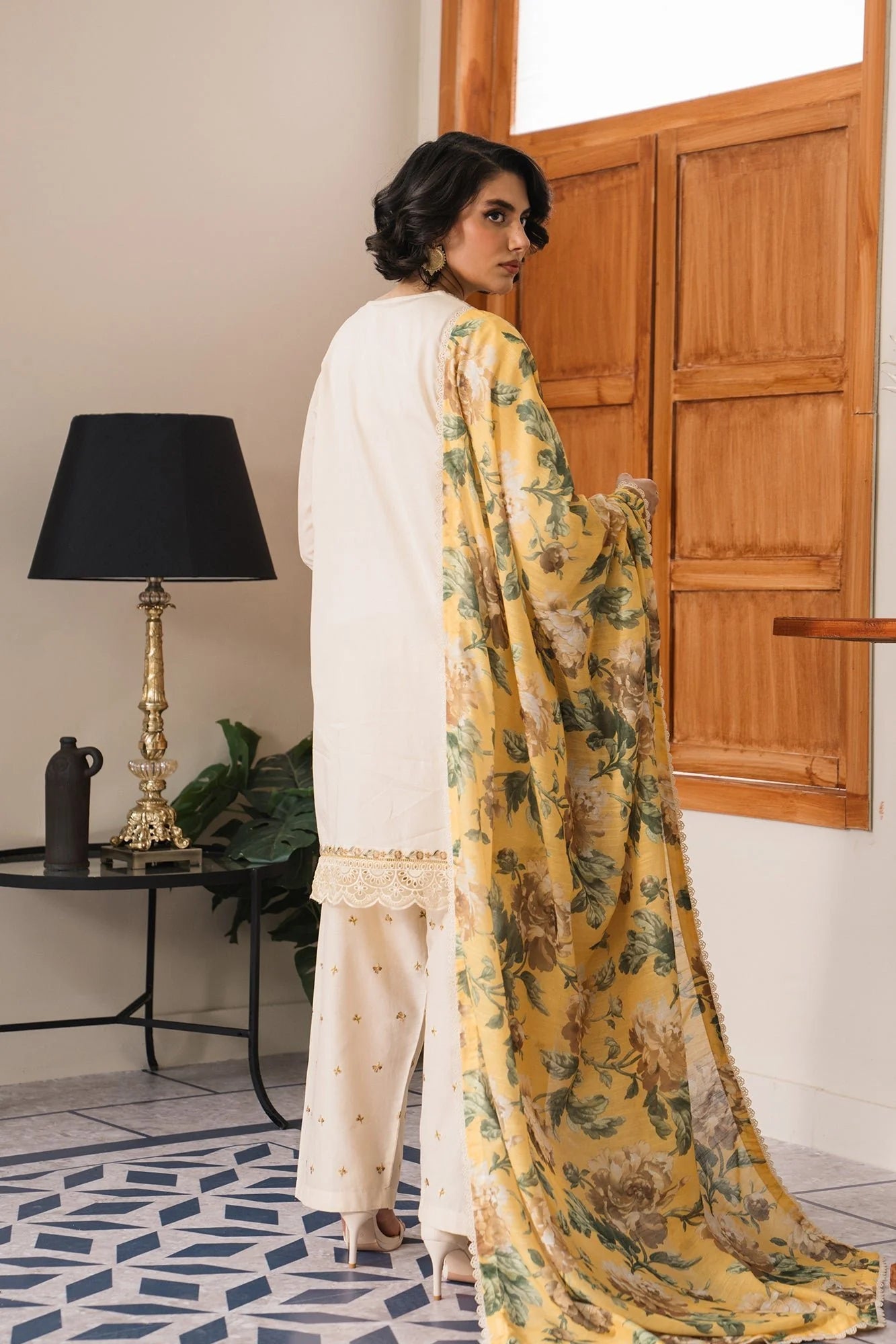 MARIA.B EMBROIDERED LAWN 3PC UNSTICHED