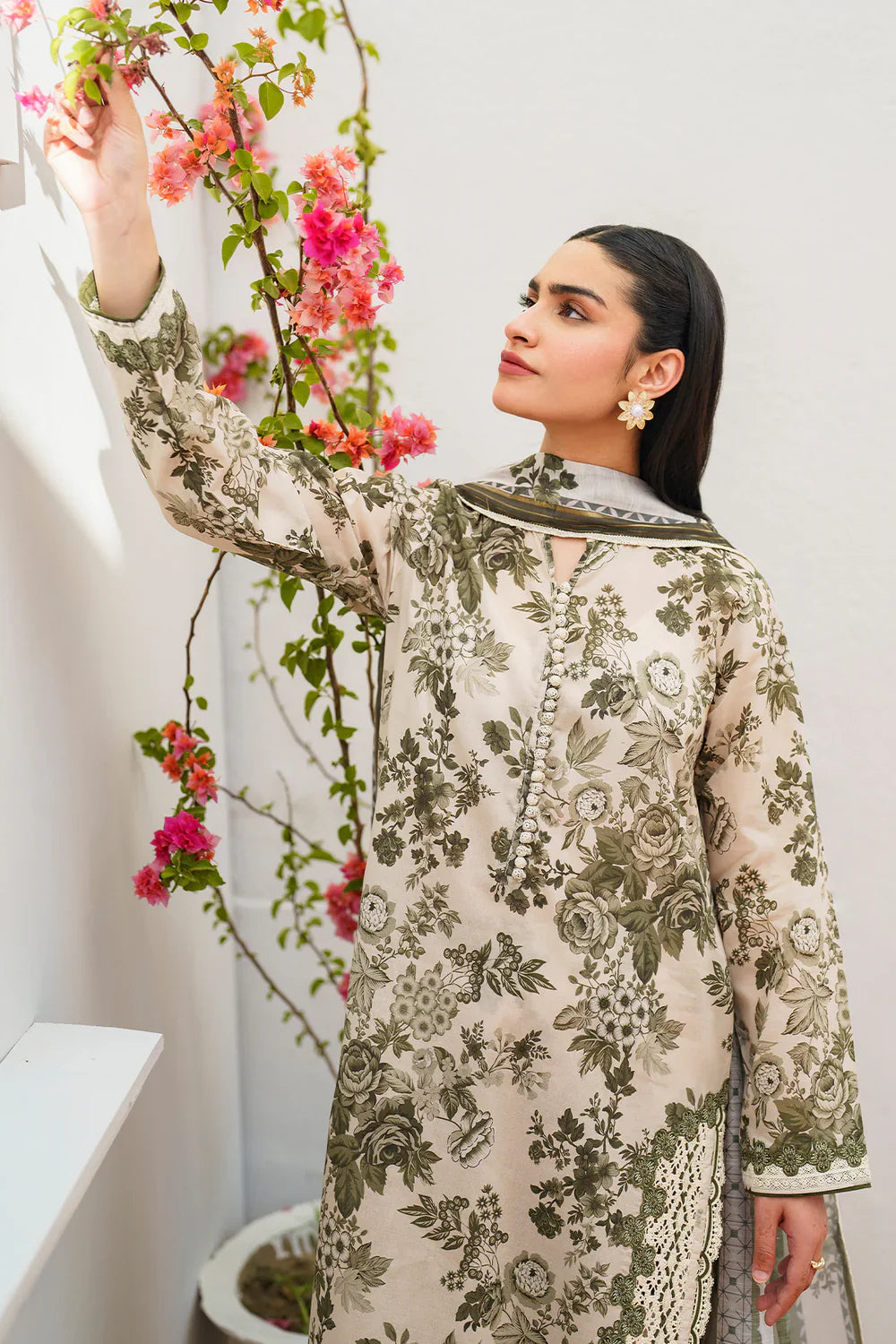 Baroque Three piece printed karandi Unstiched