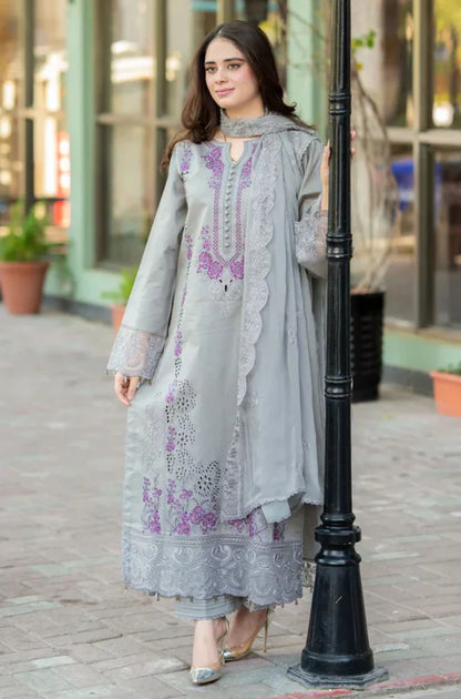 Baroque-Embroidered three piece suite with sleeves embroidered & dupatta patch unstiched