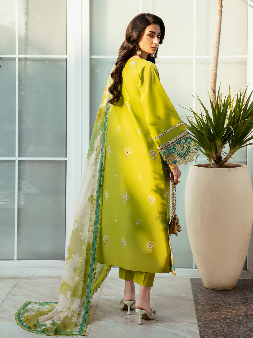 BIN ILLYAS EMBROIDERED LAWN 3PC UNSTICHED