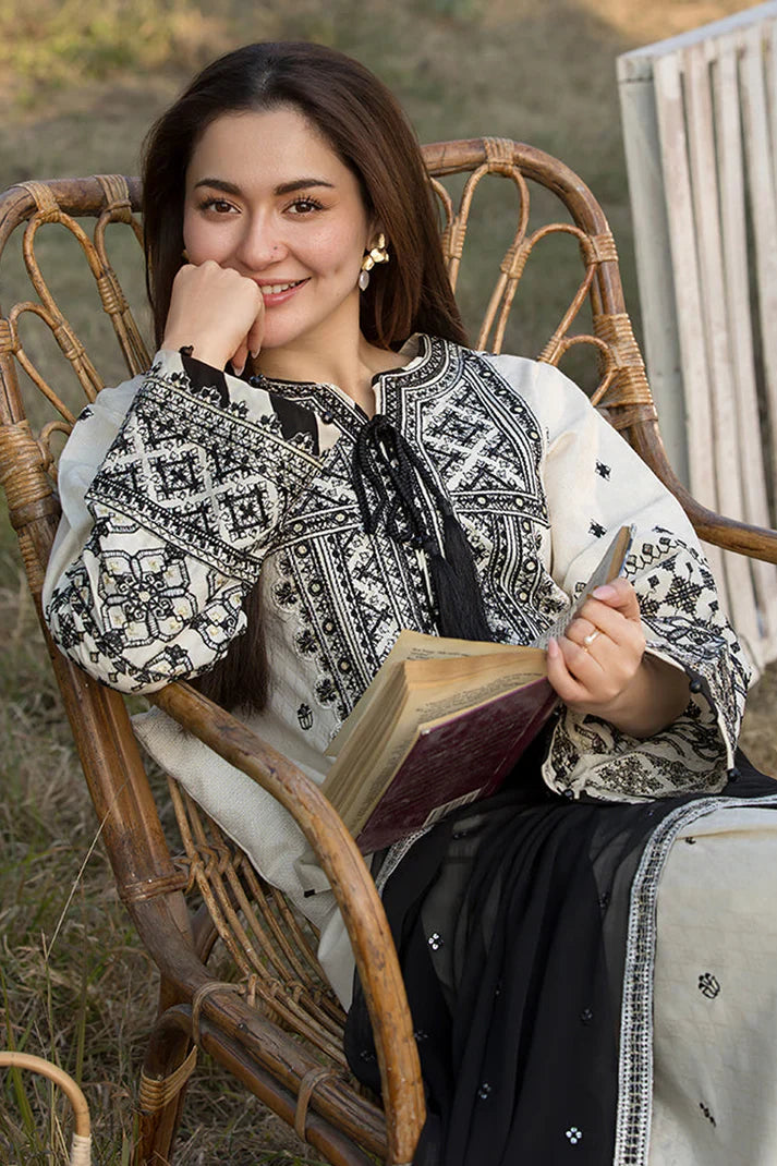 Qalamqar Embroidered Dhanak Three Piece unstiched