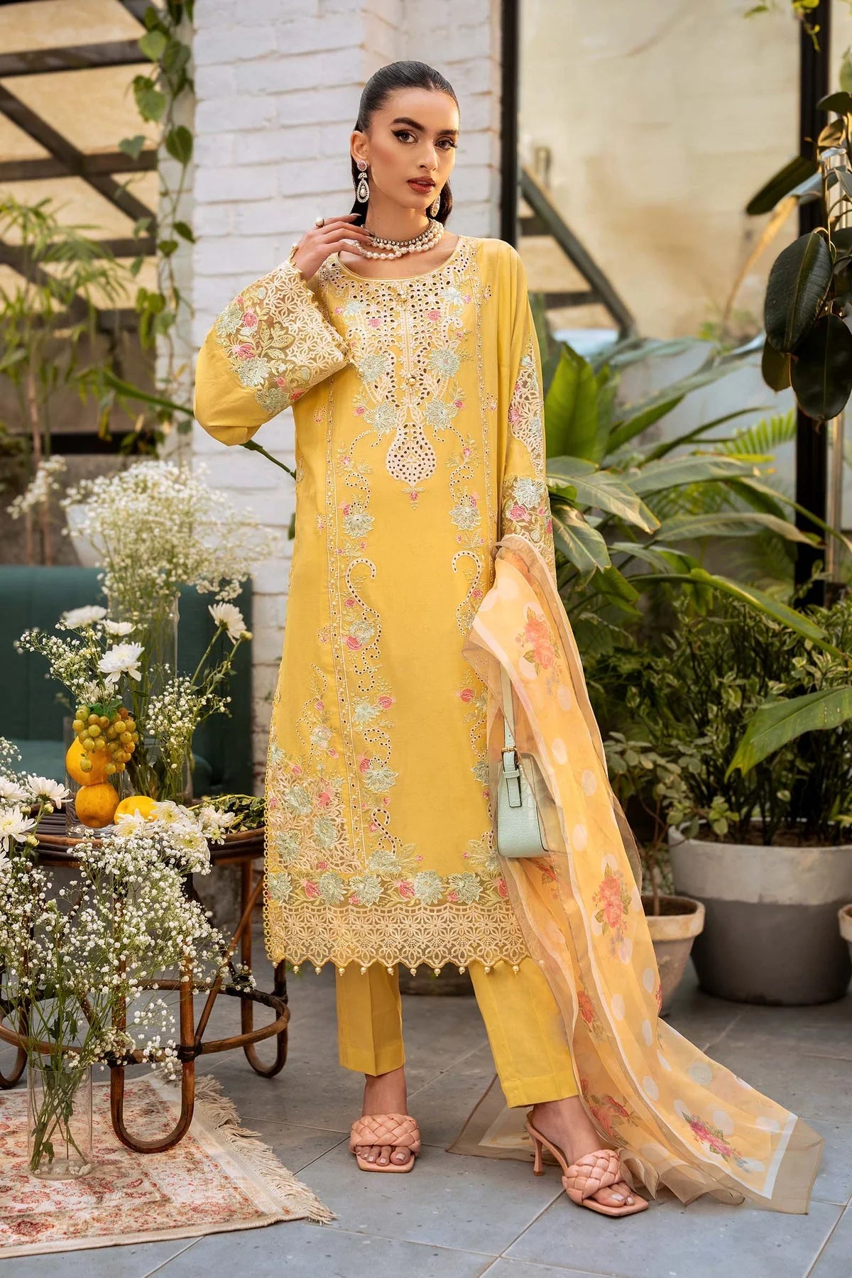 MARIA.B EMBROIDERED LAWN 3PC UNSTICHED