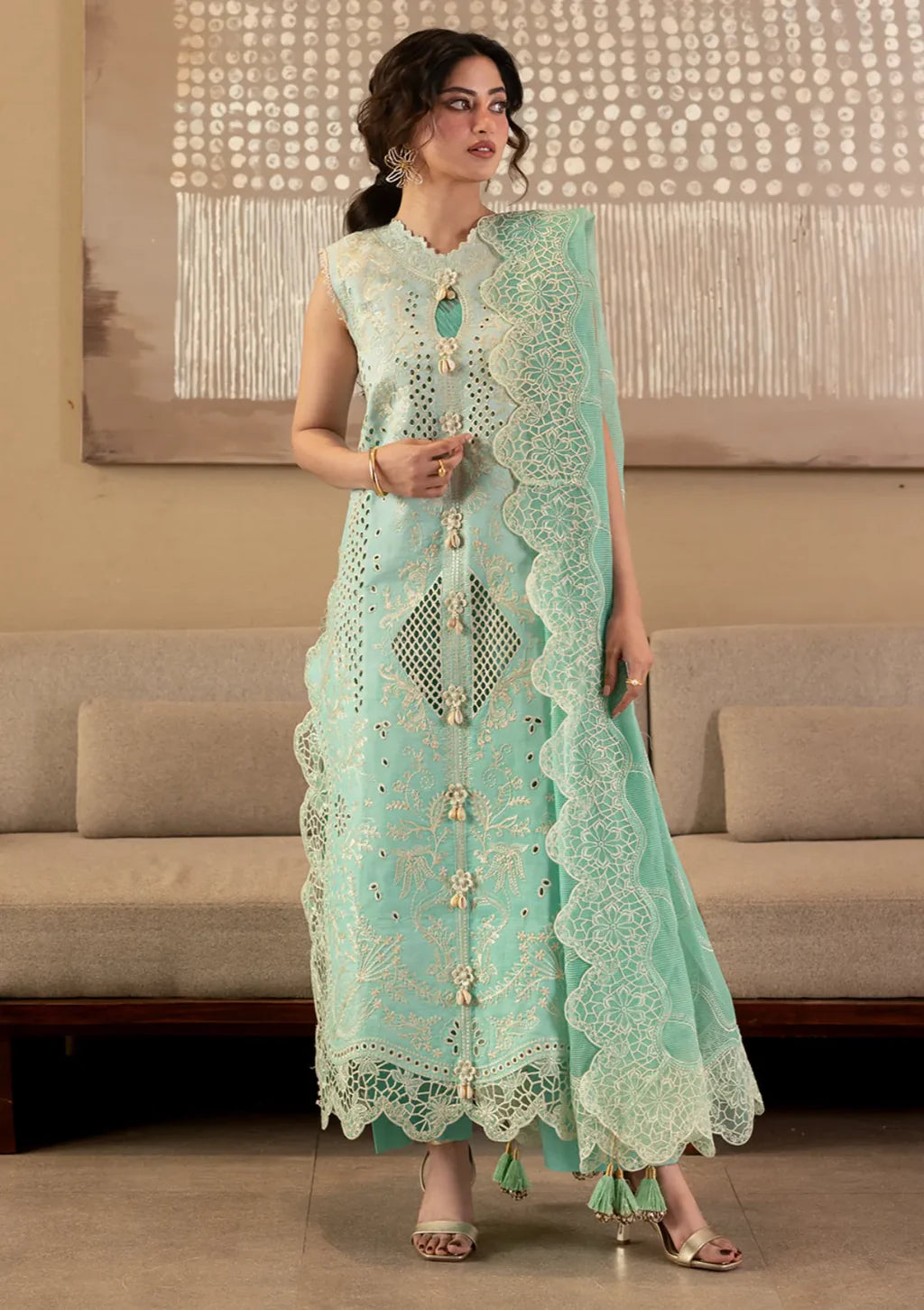MAHNUR EMBROIDERED LAWN 3PC UNSTICHED