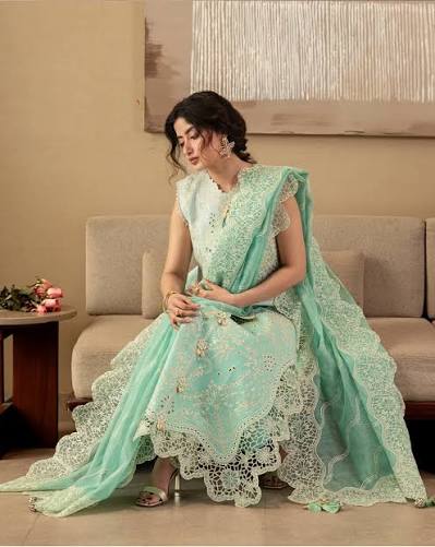 MAHNUR EMBROIDERED LAWN 3PC UNSTICHED